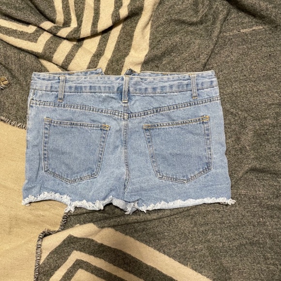 Forever 21 Jean shorts - Picture 2 of 2